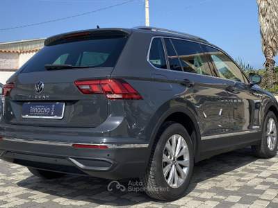 Volkswagen Tiguan Life 2.0 TDI 122 CV Grigio usata Borgetto