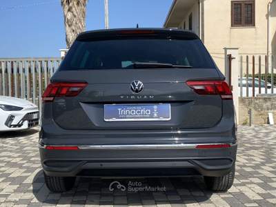 Volkswagen Tiguan Life 2.0 TDI 122 CV Grigio usata Borgetto