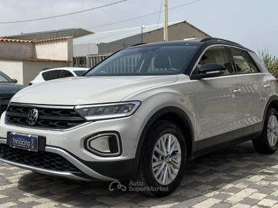 Volkswagen T-Roc Life 1.0 TSI 110 CV Nero usata Borgetto
