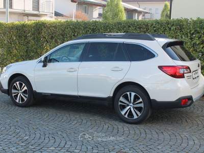 Subaru Outback Outback 2.5i Lineartronic Premium Bianco usata Cuneo