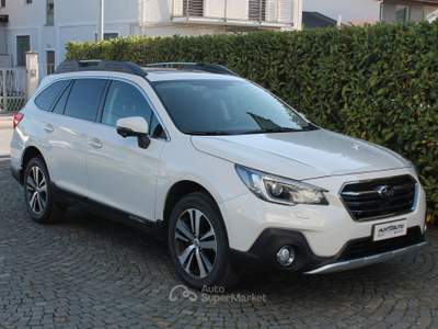 Subaru Outback Outback 2.5i Lineartronic Premium Bianco usata Cuneo