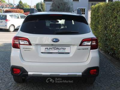 Subaru Outback Outback 2.5i Lineartronic Premium Bianco usata Cuneo