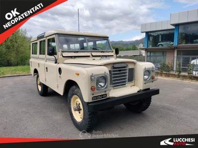 Land Rover Defender Land Rover Defender Beige usata Bagni di Lucca
