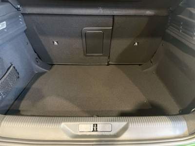 Peugeot 308 Hybrid 136 e-DCS6 Allure Verde usata Salerno