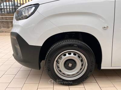 Fiat Doblò 1.5 hdi 100cv Apple Retrocamera Porta laterale KM ZERO Bianco usata Santa Maria a Vico