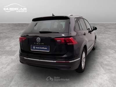 Volkswagen Tiguan 2.0 TDI SCR Life DSG Nero usata Lucca