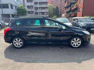 Peugeot 308 1.6 8V e-HDi 115CV S&S AUT. SW Sport Nero usata Milano