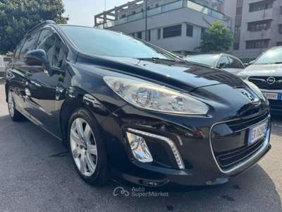Peugeot 308 1.6 8V e-HDi 115CV S&S AUT. SW Sport Nero usata Milano