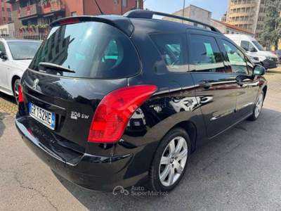Peugeot 308 1.6 8V e-HDi 115CV S&S AUT. SW Sport Nero usata Milano