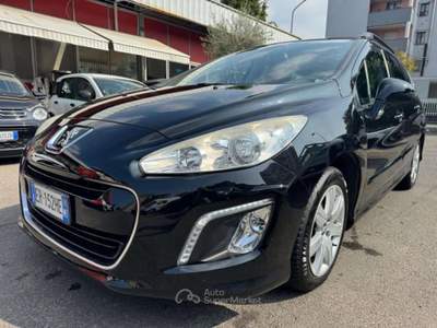 Peugeot 308 1.6 8V e-HDi 115CV S&S AUT. SW Sport Nero usata Milano