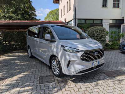 Ford Tourneo Custom Titanium 2.0 Ecoblue 136 Cv Automatica A8 Awd Grigio usata Cairate