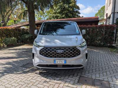 Ford Tourneo Custom Titanium 2.0 Ecoblue 136 Cv Automatica A8 Awd Grigio usata Cairate