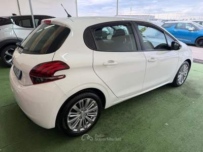 Peugeot 208 1.6 DIESEL 75CV Bianco usata Giugliano