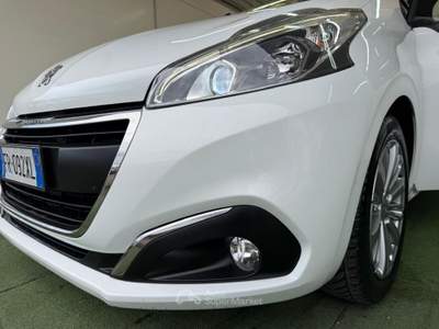 Peugeot 208 1.6 DIESEL 75CV Bianco usata Giugliano
