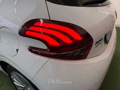 Peugeot 208 1.6 DIESEL 75CV Bianco usata Giugliano