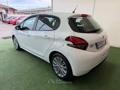 Peugeot 208 1.6 DIESEL 75CV Bianco usata Giugliano