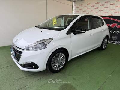 Peugeot 208 1.6 DIESEL 75CV Bianco usata Giugliano Peugeot 208 1.6 DIESEL 75CV Bianco usata Giugliano