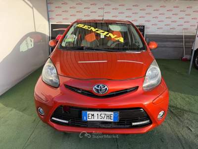 Toyota Aygo 1.0 BENZINA 70CV (5 PORTE) Arancione usata Giugliano