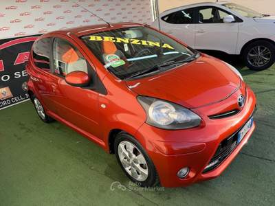 Toyota Aygo 1.0 BENZINA 70CV (5 PORTE) Arancione usata Giugliano