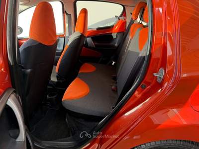 Toyota Aygo 1.0 BENZINA 70CV (5 PORTE) Arancione usata Giugliano