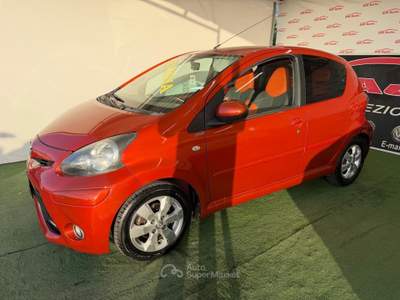 Toyota Aygo 1.0 BENZINA 70CV (5 PORTE) Arancione usata Giugliano
