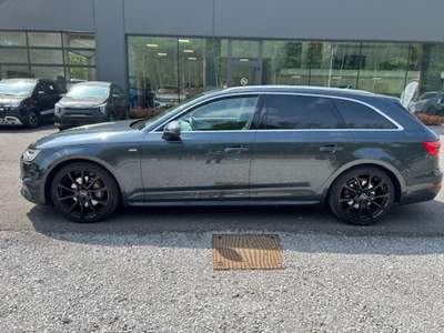 Audi A4 AUDI A4 AVANT S-LINE S-TRONIC 190 CV Grigio usata Beregazzo con Figliaro