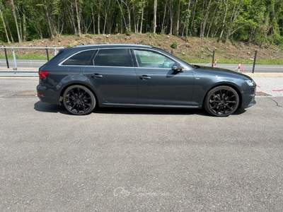 Audi A4 AUDI A4 AVANT S-LINE S-TRONIC 190 CV Grigio usata Beregazzo con Figliaro