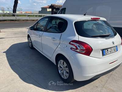 Peugeot 208 PEUGEOT 208 1.2 BENZINA OK NEOPATENTATI ANNO 2012 Bianco usata Qualiano
