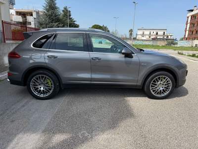 Porsche Cayenne Cayenne 3.0 Platinum Edition RESTYLING Grigio usata Altamura