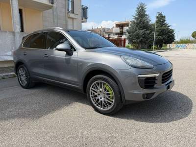 Porsche Cayenne Cayenne 3.0 Platinum Edition RESTYLING Grigio usata Altamura