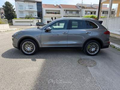 Porsche Cayenne Cayenne 3.0 Platinum Edition RESTYLING Grigio usata Altamura