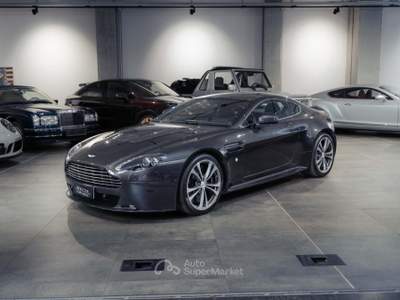 Aston Martin V12 V12 Vantage Coupé*MANUAL GEAR*1 OWNER*BANG&OLUFSEN Grigio usata MILANO