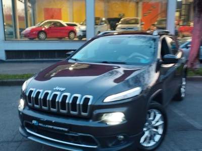 Jeep Cherokee II LIMITED 4WD drive I 170cv Nero usata Brescia