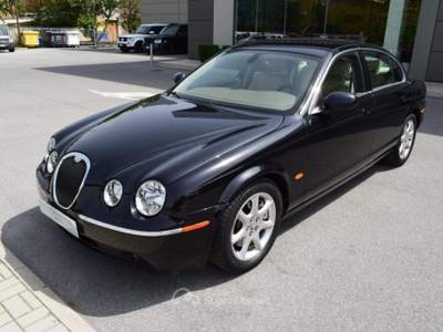 Jaguar S-Type 2.7 diesel V6 Executive Nero usata Cuneo