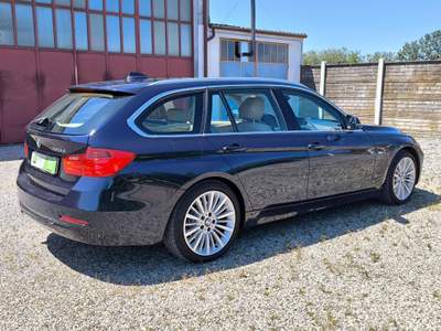 BMW Serie 3 320d d Touring Luxury Blu/Azzurro usata Casteggio