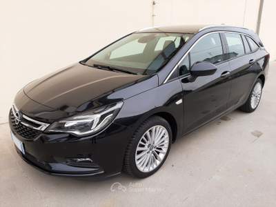 Opel Astra Sportourer 1.6 CDTi 136cv AT6 Innovation Nero usata Castelnovo di Sotto