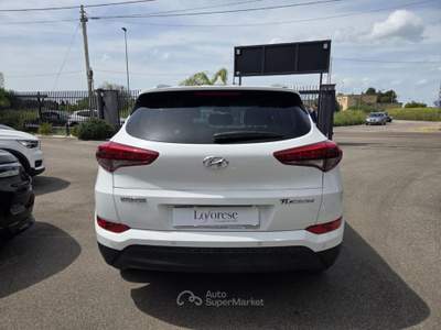 Hyundai Tucson 1.7 CRDi DCT XPossible Bianco usata Taranto