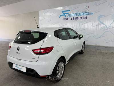 Renault Clio Renault Clio 1.5 Dci 75cv 5 porte Bianco usata Pompei