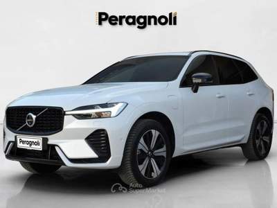 Volvo XC60 T6 Plug-in hybrid AWD automatico Plus Dark Bianco usata Firenze