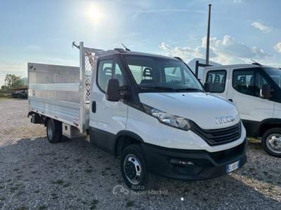 Iveco Daily 35C16 2.3  CASSONE CON SPONDA Bianco usata Gemona del Friuli