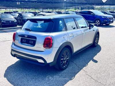 MINI Cooper 1.5 Cooper Classic 5 porte Automatica / Tetto Nero Argento usata Pieve di Soligo