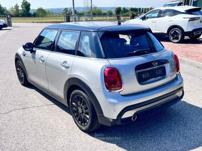 MINI Cooper 1.5 Cooper Classic 5 porte Automatica / Tetto Nero Argento usata Pieve di Soligo