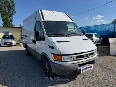 Iveco Daily 35C12  2.3 Hpi TDI PM-TA Furg. Bianco usata Arezzo