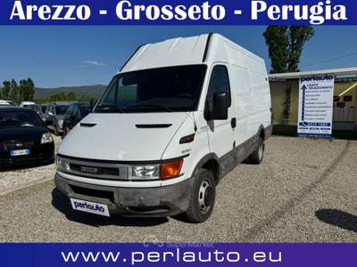 Iveco Daily 35C12  2.3 Hpi TDI PM-TA Furg. Bianco usata Arezzo