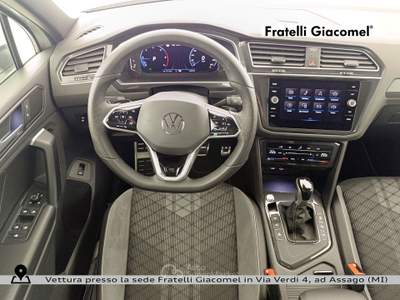 Volkswagen Tiguan 2.0 tdi r-line 150cv dsg Bianco usata Assago