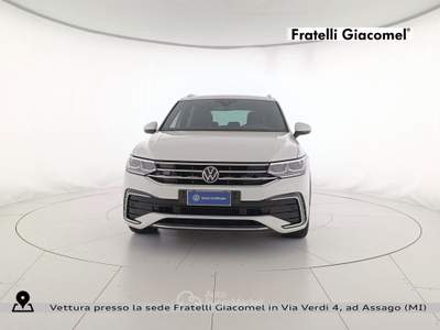 Volkswagen Tiguan 2.0 tdi r-line 150cv dsg Bianco usata Assago