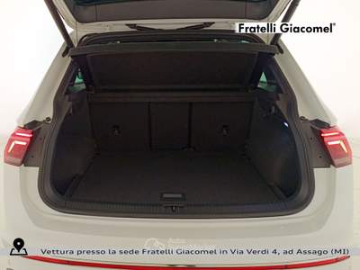 Volkswagen Tiguan 2.0 tdi r-line 150cv dsg Bianco usata Assago