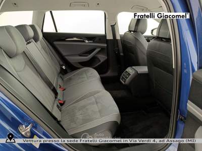 Volkswagen Passat 2.0 tdi scr business 122cv dsg Blu/Azzurro usata Assago