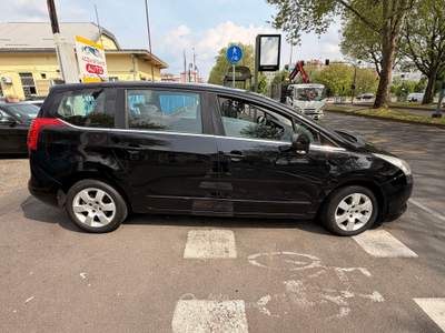 Peugeot 5008 PEUGEOT 5008 7 POSTI 2012 usata Torino