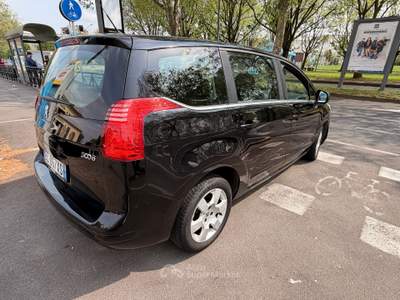 Peugeot 5008 PEUGEOT 5008 7 POSTI 2012 usata Torino